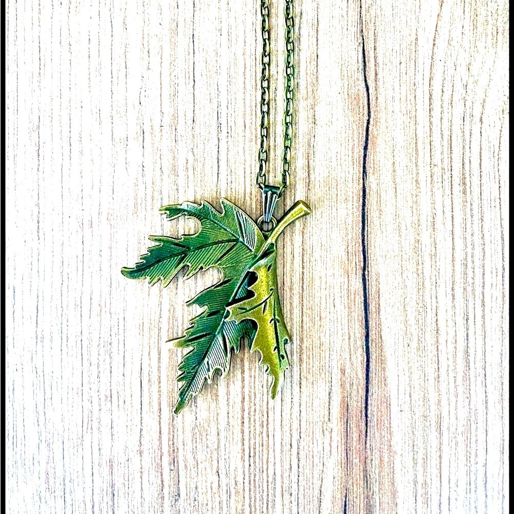 Autumn Leaf Antique Style Pendant Necklace, NWT - Picture 2 of 5